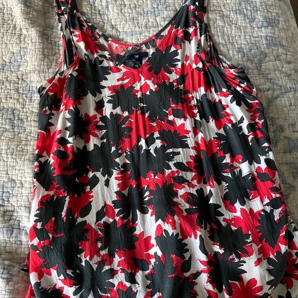 Gap Flower tank ! - Picture 1 of 4
